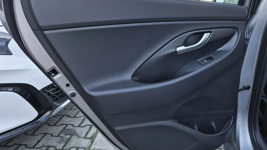 HYUNDAI i30 -