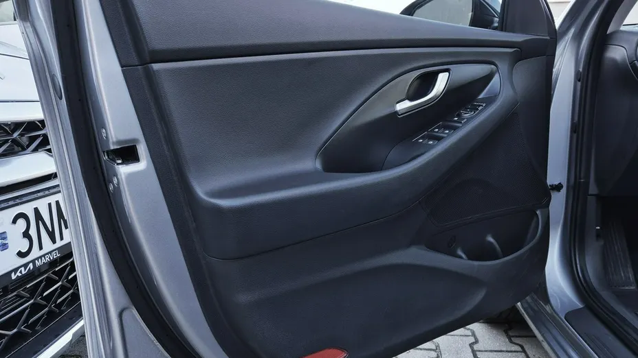 HYUNDAI i30 -
