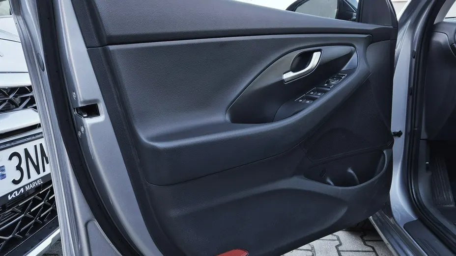 HYUNDAI i30 -