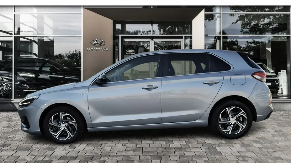 HYUNDAI i30 -