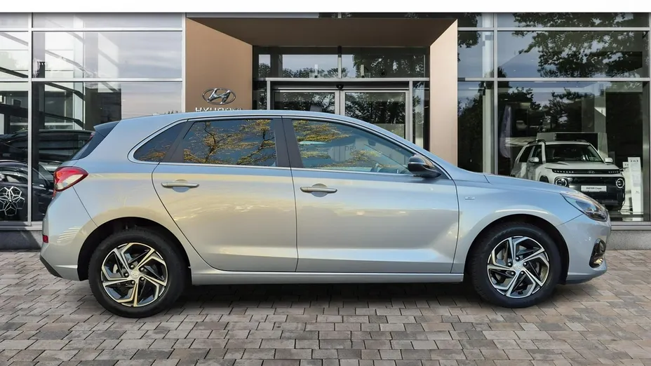 HYUNDAI i30 -
