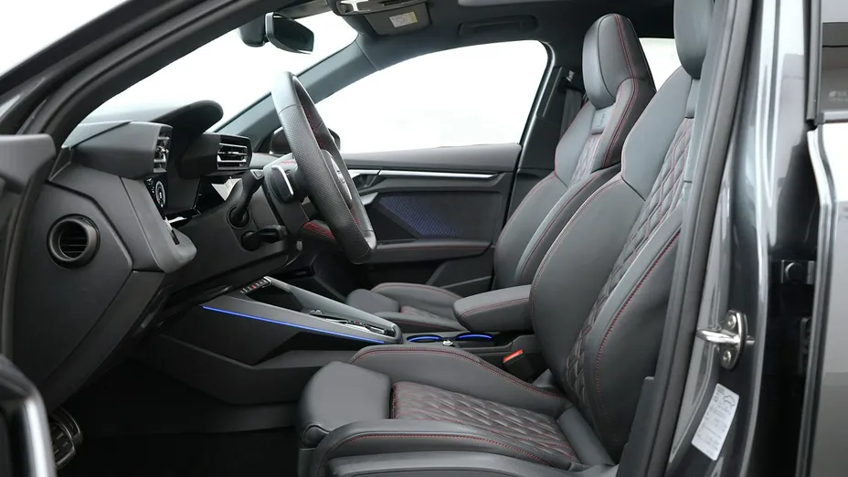 AUDI S3 Limousine -