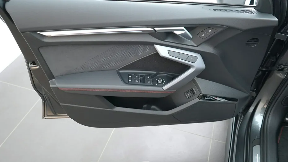 AUDI S3 Limousine -