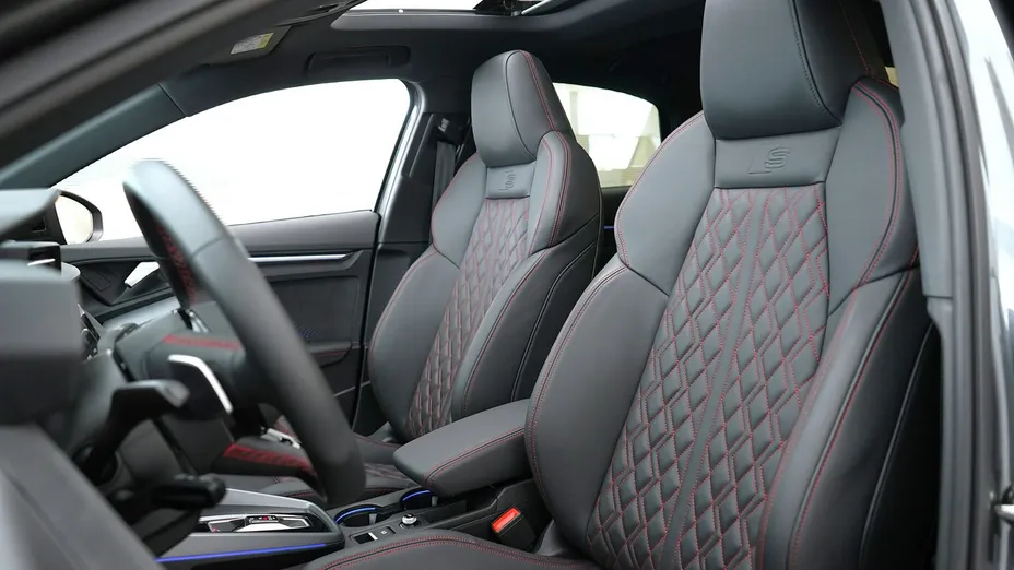 AUDI S3 Limousine -
