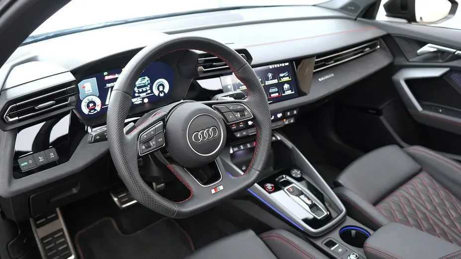 AUDI S3 Limousine -