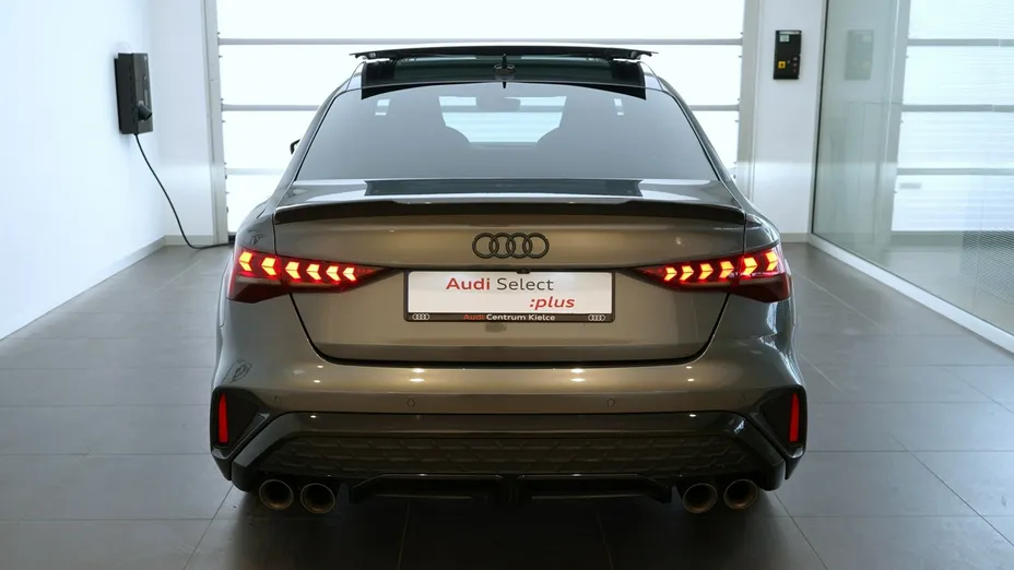 AUDI S3 Limousine -