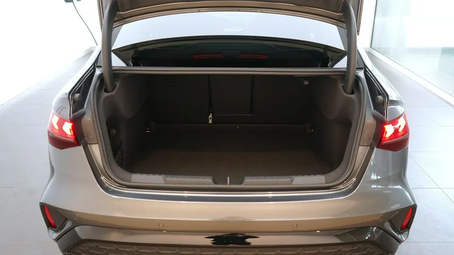 AUDI S3 Limousine -