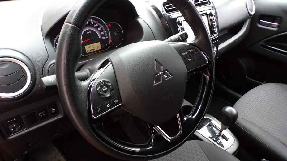 MITSUBISHI Space Star -