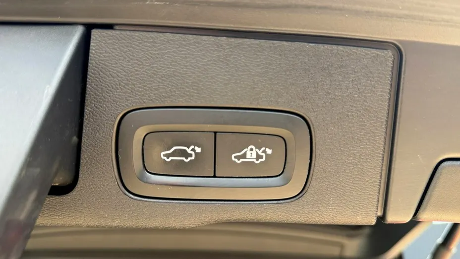 VOLVO XC60 -