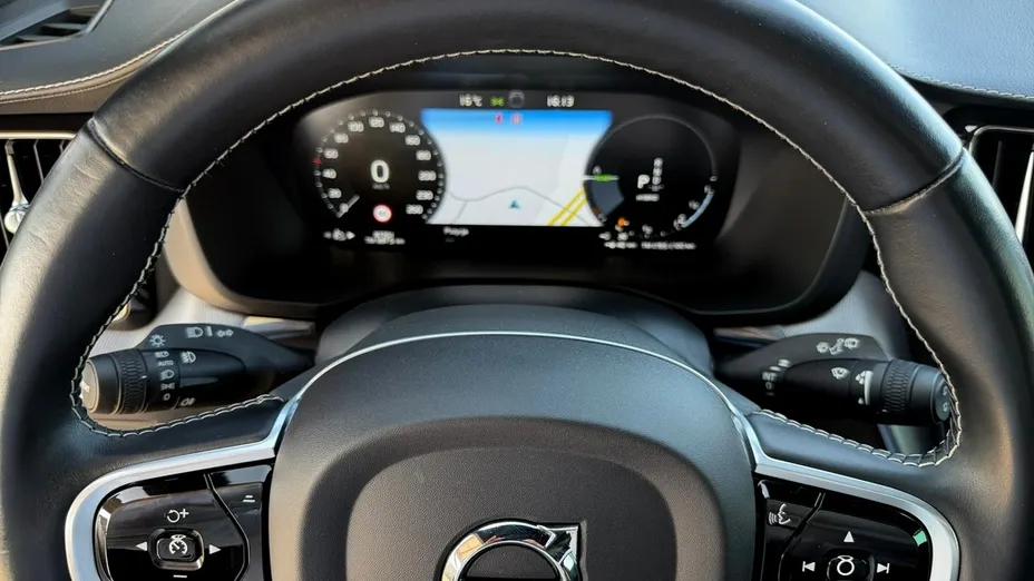 VOLVO XC60 -