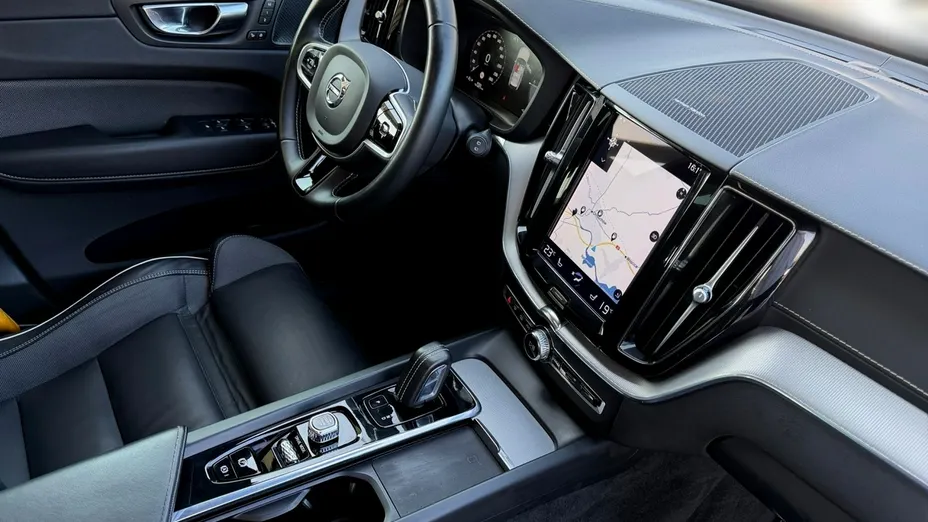 VOLVO XC60 -
