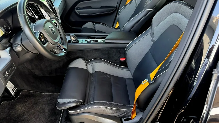 VOLVO XC60 -