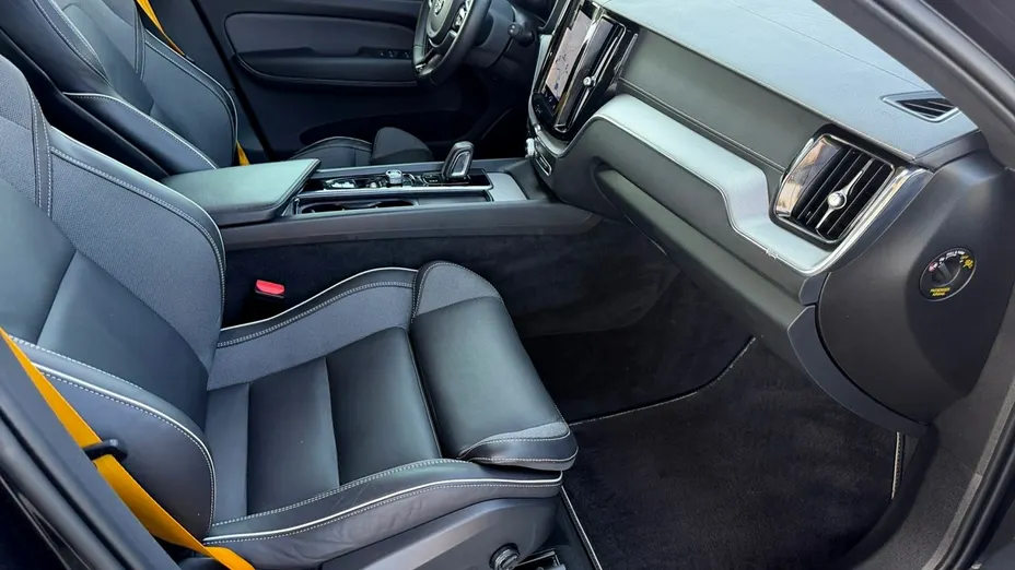 VOLVO XC60 -