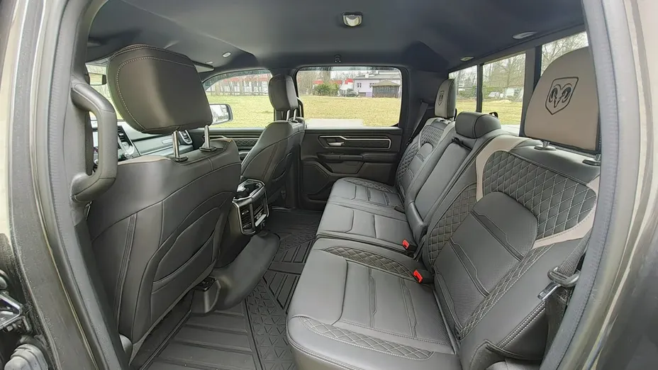 RAM 1500 -