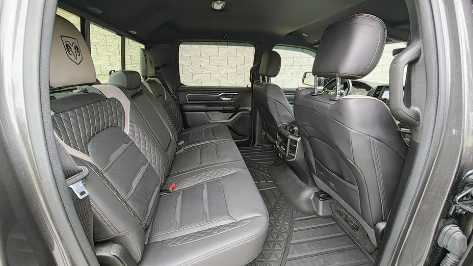 RAM 1500 -