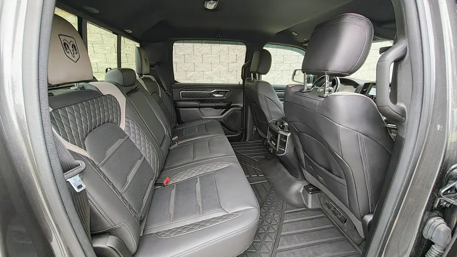 RAM 1500 -