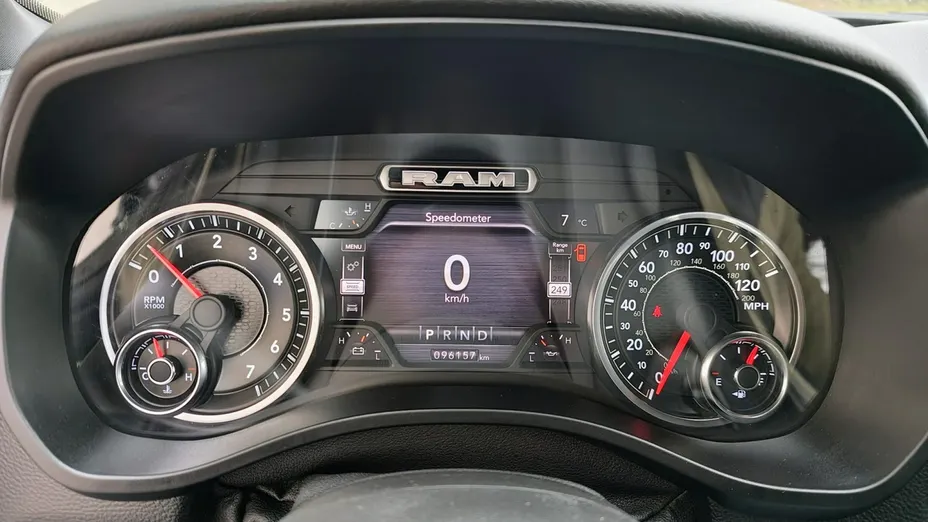 RAM 1500 -