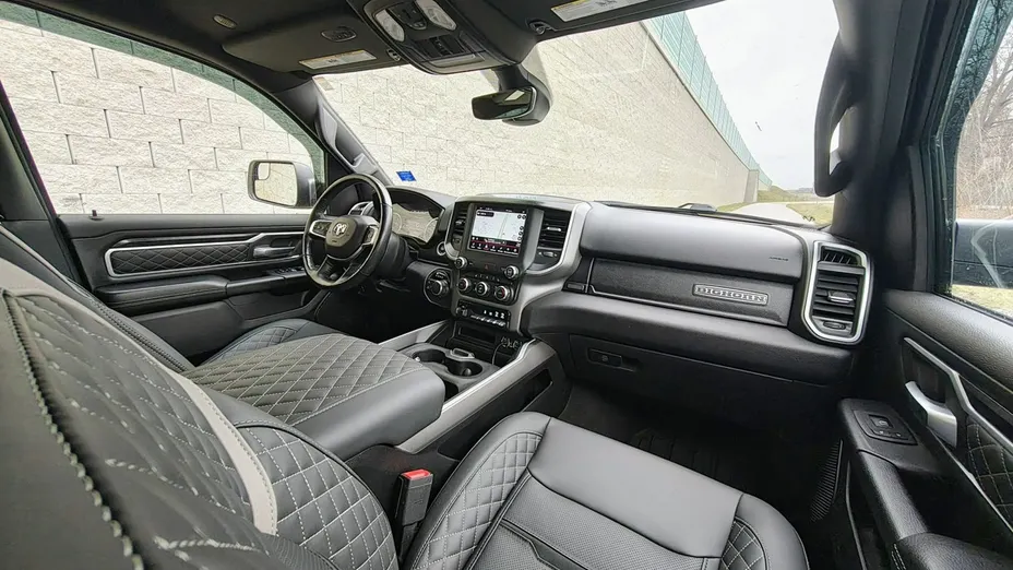 RAM 1500 -