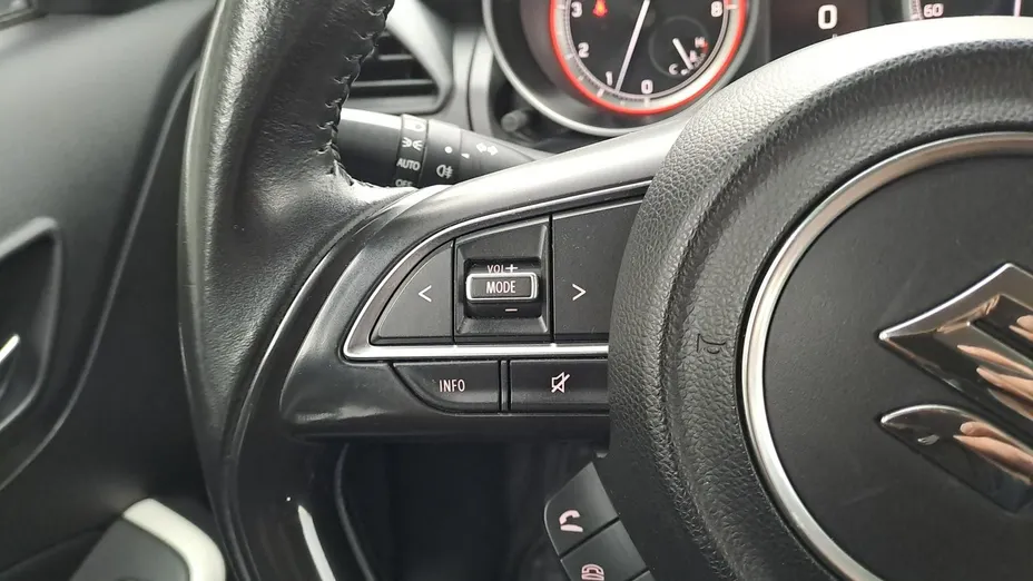 SUZUKI Swift -