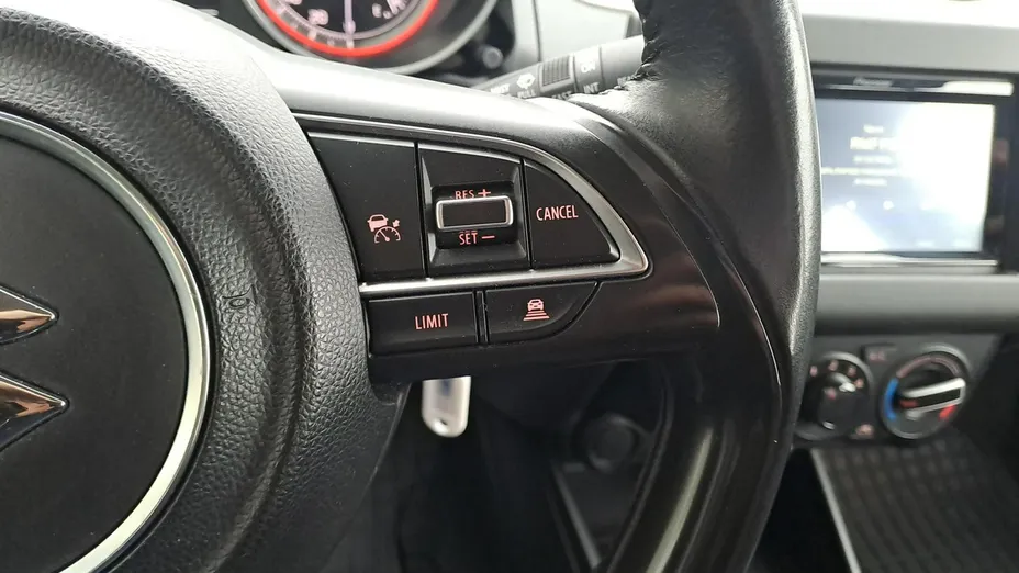 SUZUKI Swift -