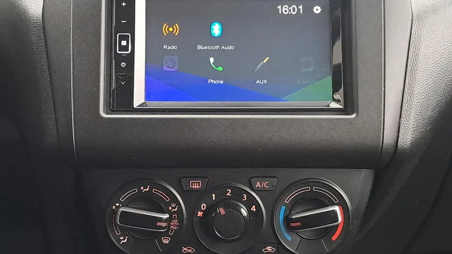 SUZUKI Swift -