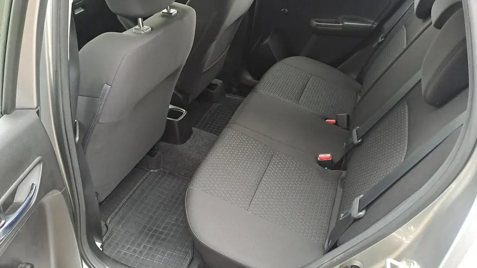 SUZUKI Swift -
