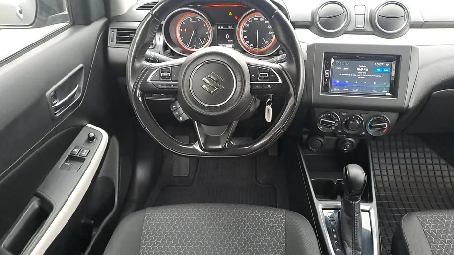 SUZUKI Swift -