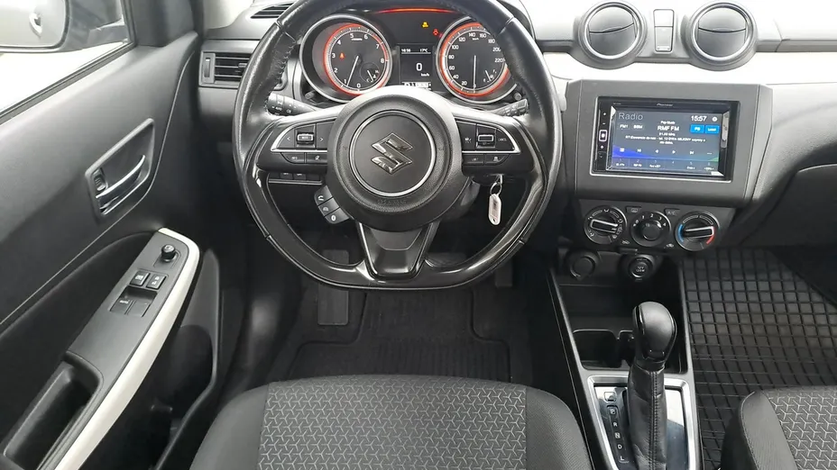 SUZUKI Swift -