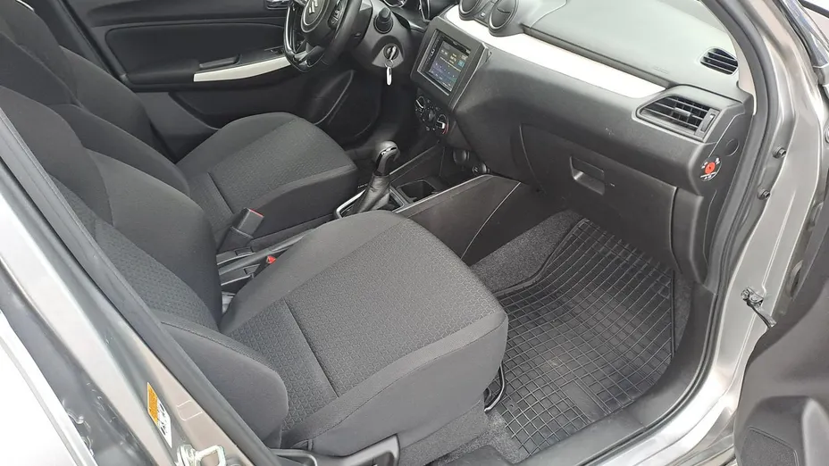 SUZUKI Swift -