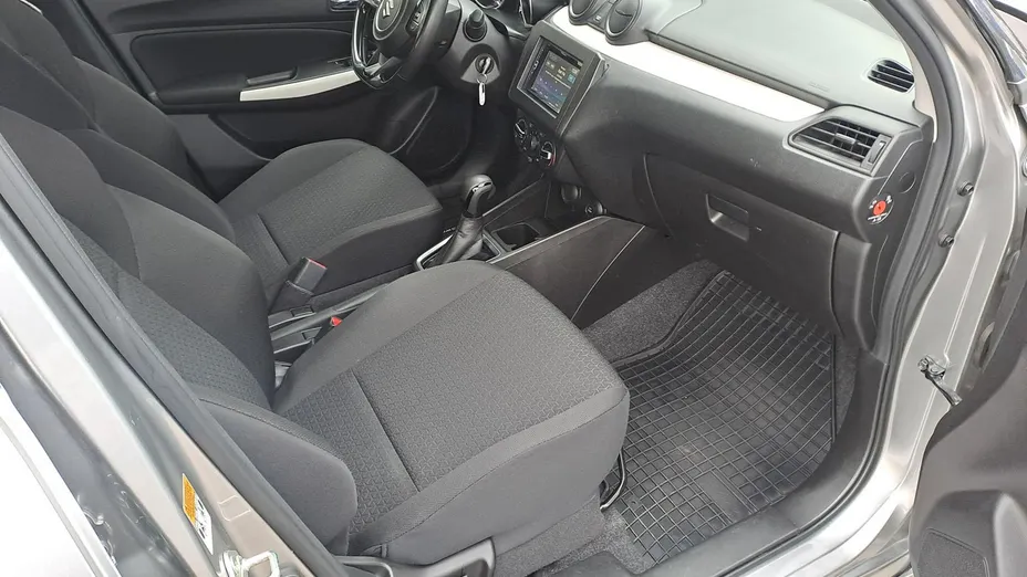 SUZUKI Swift -