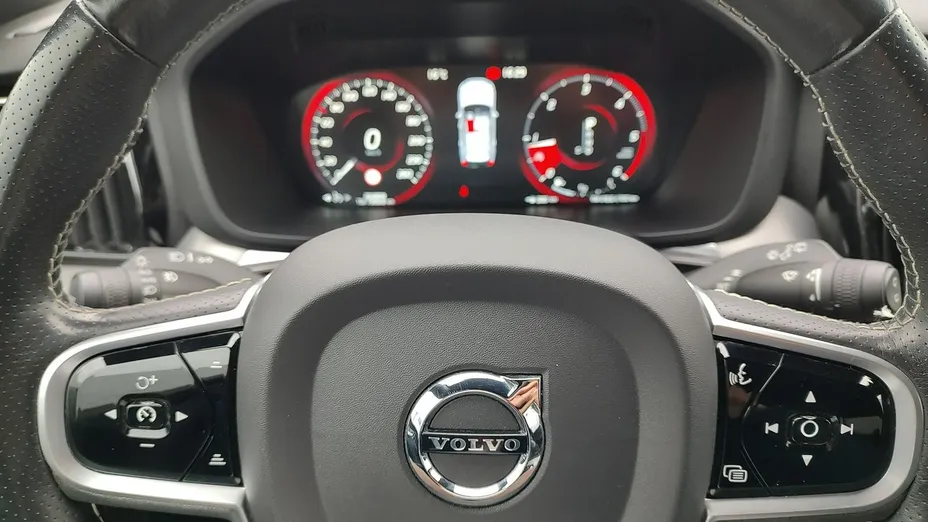 VOLVO XC60 -