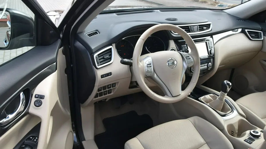 NISSAN X-Trail -