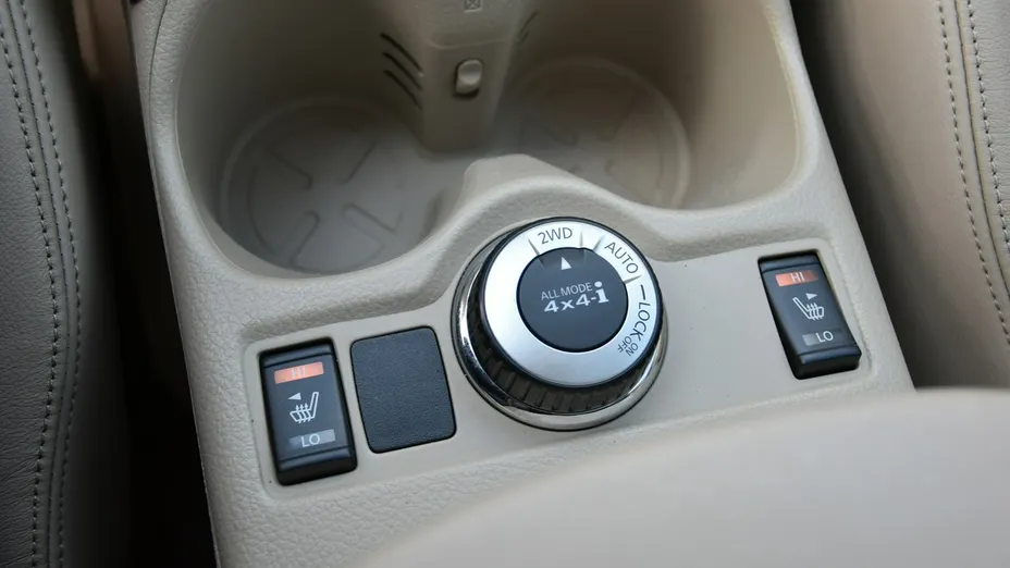 NISSAN X-Trail -