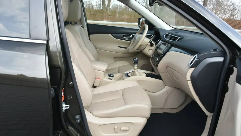 NISSAN X-Trail -