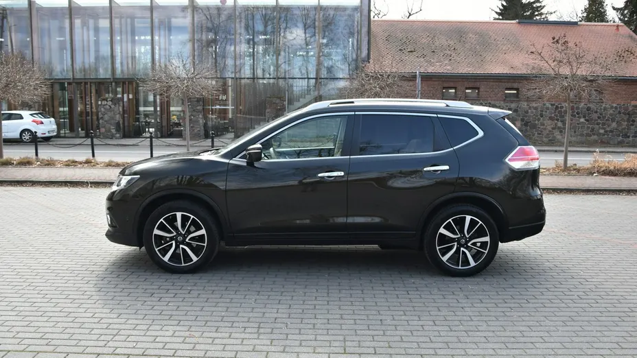 NISSAN X-Trail -