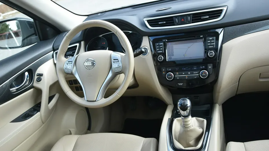NISSAN X-Trail -