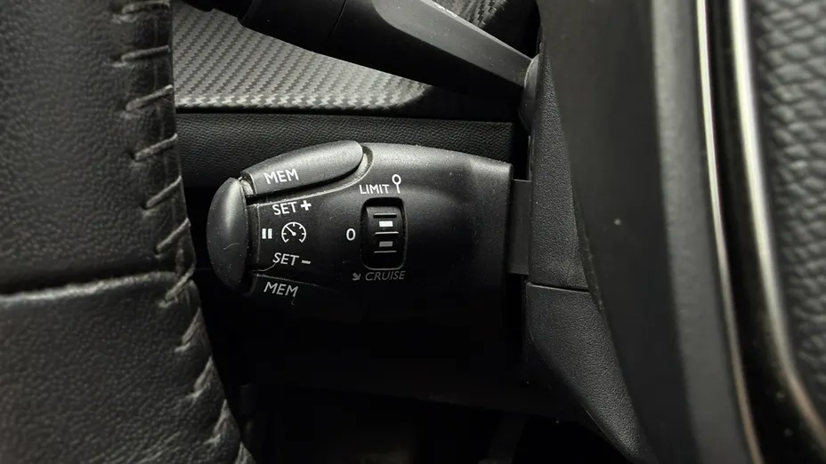 PEUGEOT 2008 -