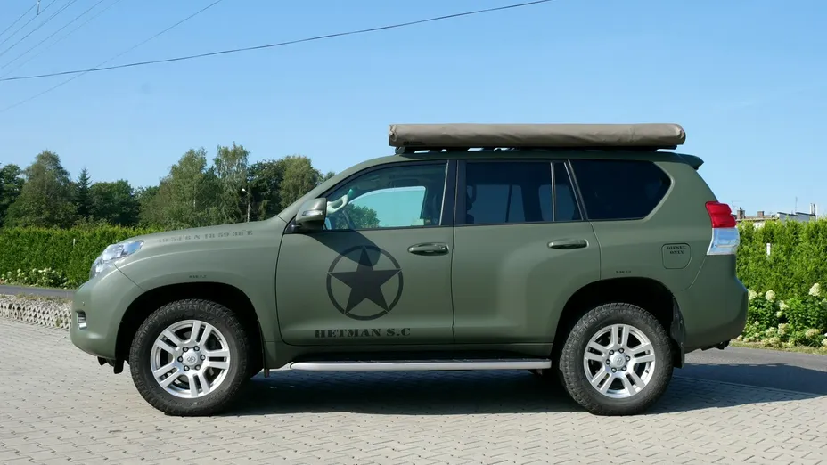 TOYOTA Land Cruiser -