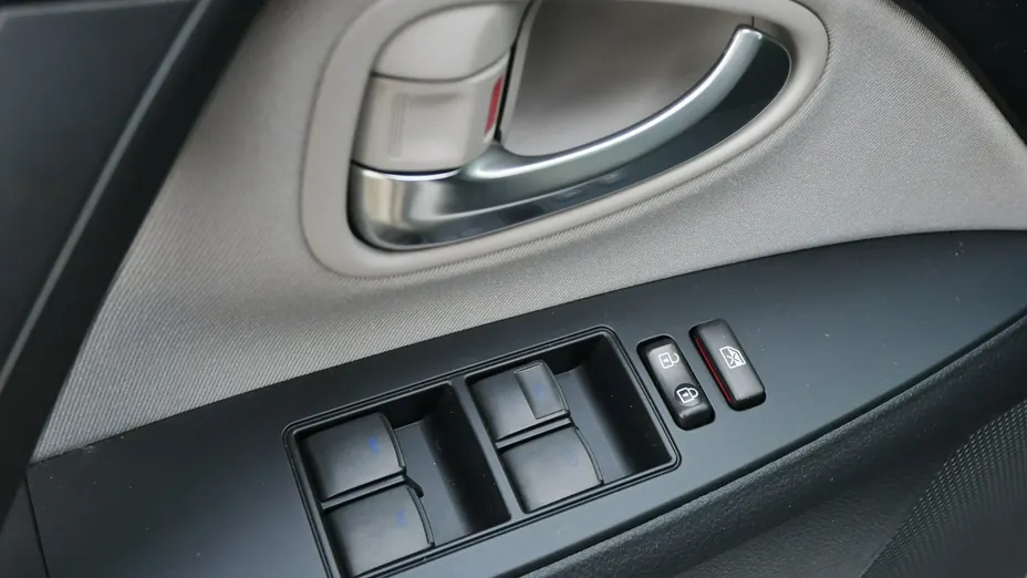 TOYOTA Avensis -