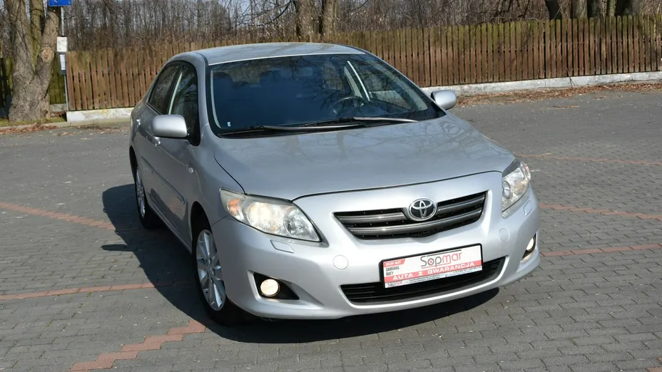 TOYOTA Corolla -