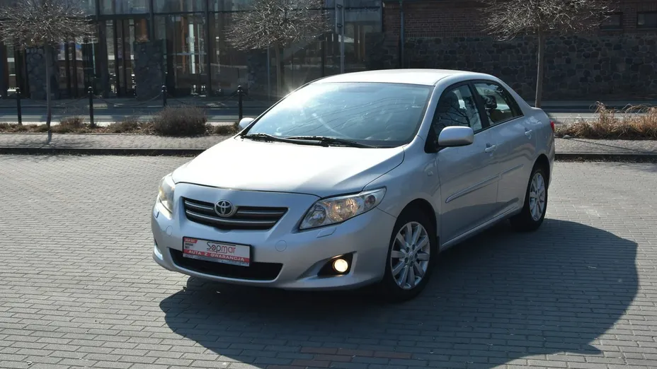 TOYOTA Corolla -