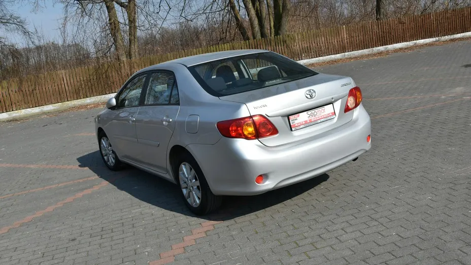 TOYOTA Corolla -