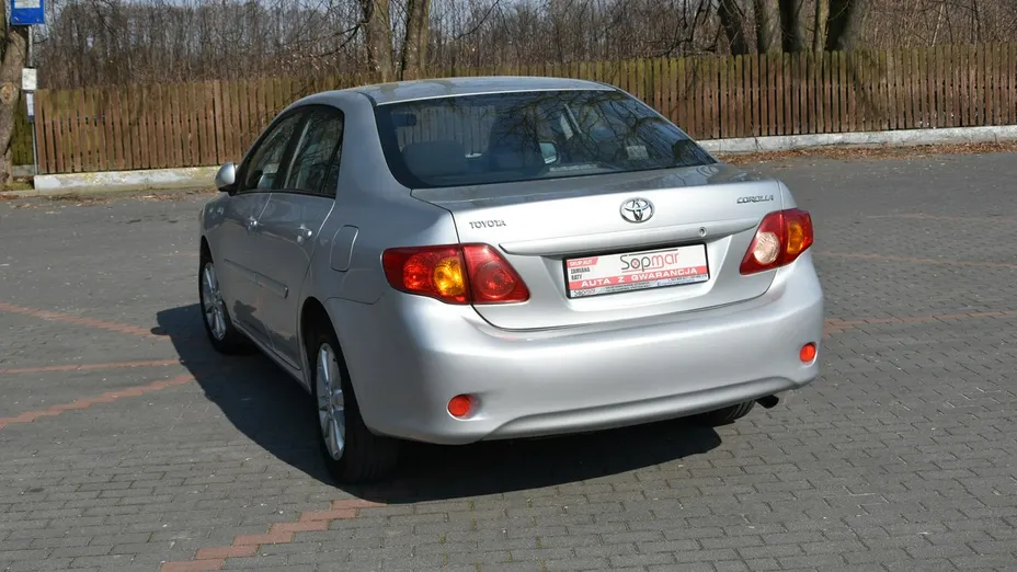 TOYOTA Corolla -