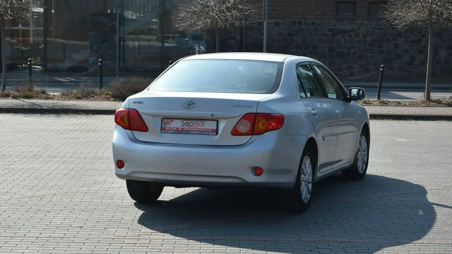 TOYOTA Corolla -