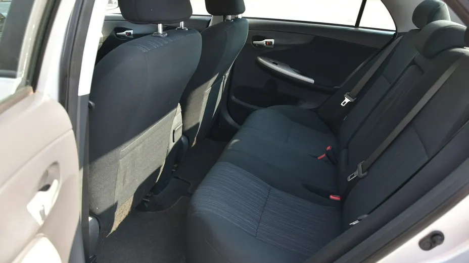 TOYOTA Corolla -