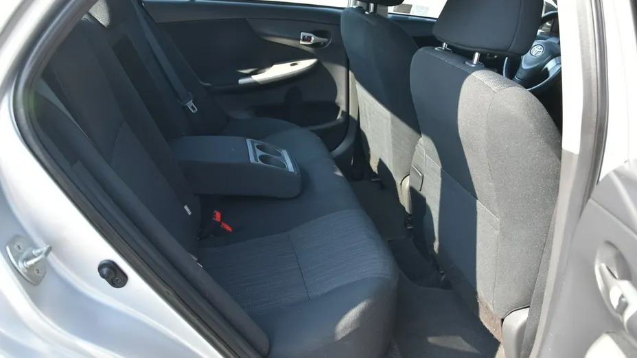 TOYOTA Corolla -