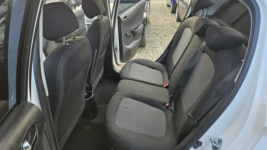 HYUNDAI i20 -