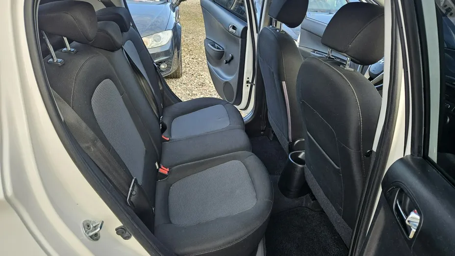 HYUNDAI i20 -