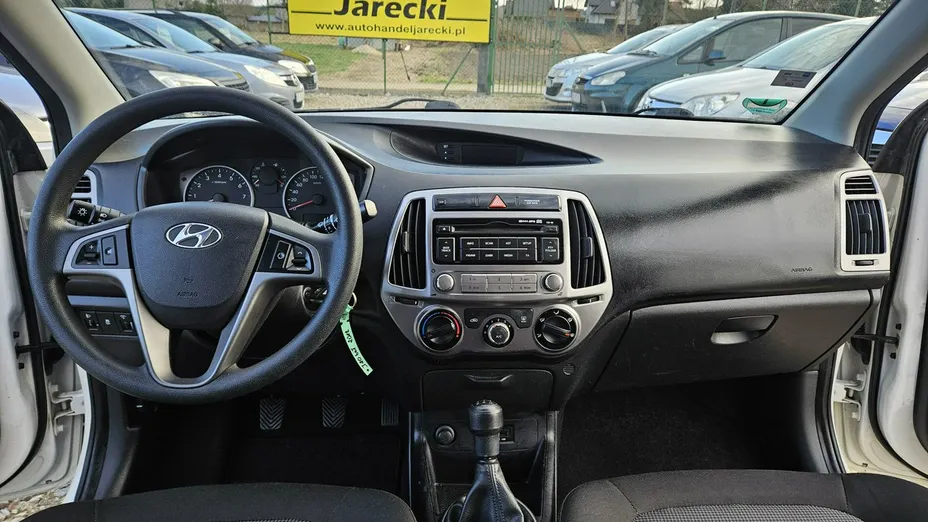 HYUNDAI i20 -