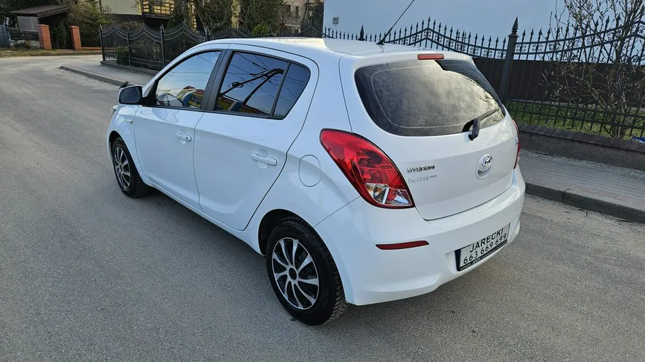 HYUNDAI i20 -